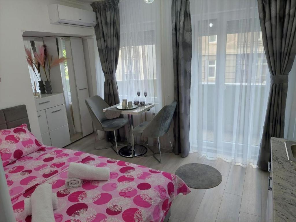 City Lux Square Apartment Üsküp Dış mekan fotoğraf